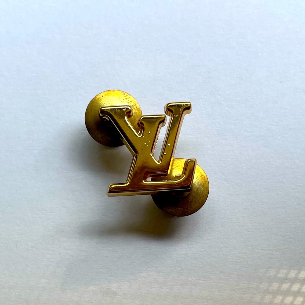 Louis Vuitton LV Pin Gold